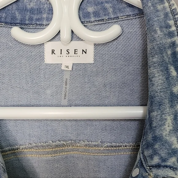 Risen Los Angeles Cropped Distressed Jean Jacket Light Wash Denim Stretch 1X - Picture 2 of 7